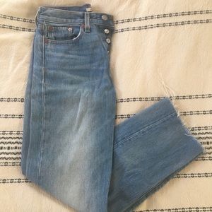 Levi’s Wedgie Straight Mid Wash
